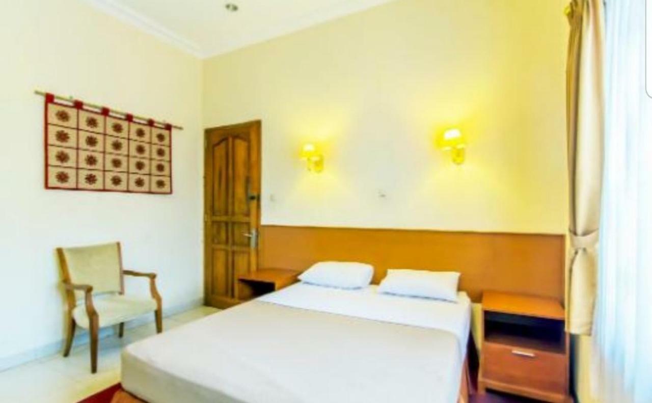 Puri Bernadi Guest House Lembang Zewnętrze zdjęcie