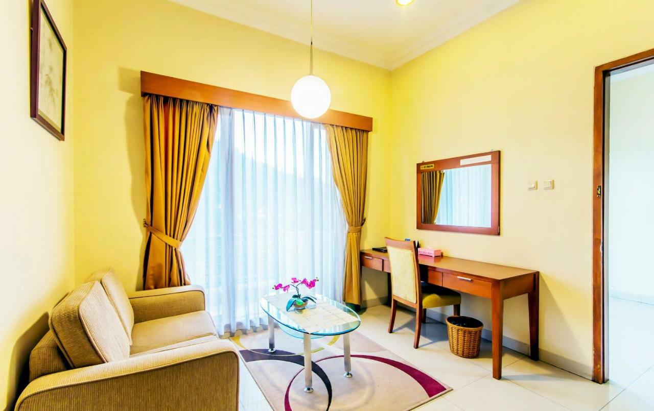 Puri Bernadi Guest House Lembang Zewnętrze zdjęcie