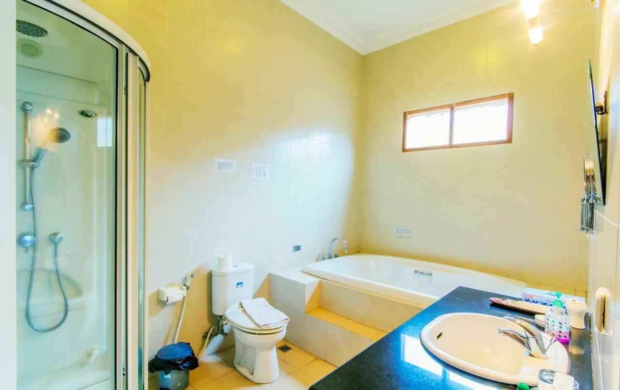 Puri Bernadi Guest House Lembang Zewnętrze zdjęcie