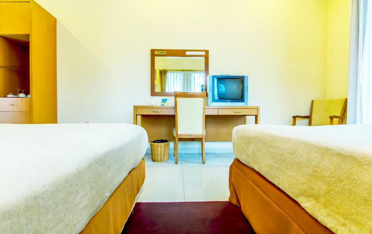 Puri Bernadi Guest House Lembang Zewnętrze zdjęcie