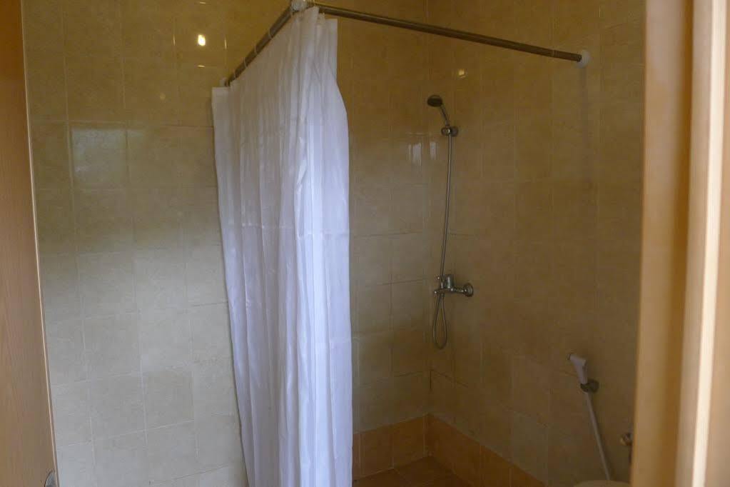 Puri Bernadi Guest House Lembang Zewnętrze zdjęcie