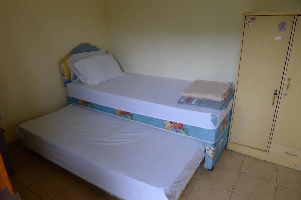 Puri Bernadi Guest House Lembang Zewnętrze zdjęcie